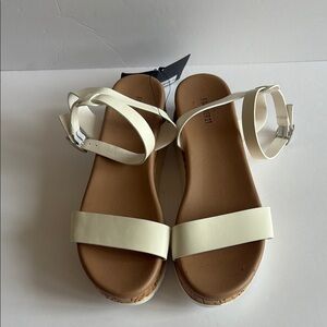 Forever 21 Strappy Sandals Size 7.5